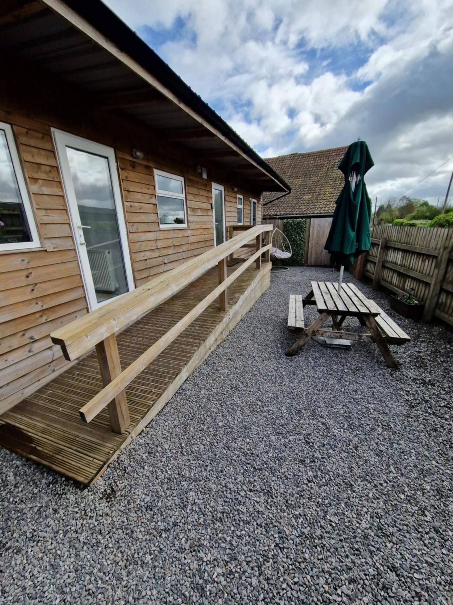 Featheredge Corner Lodge Wells Exterior foto